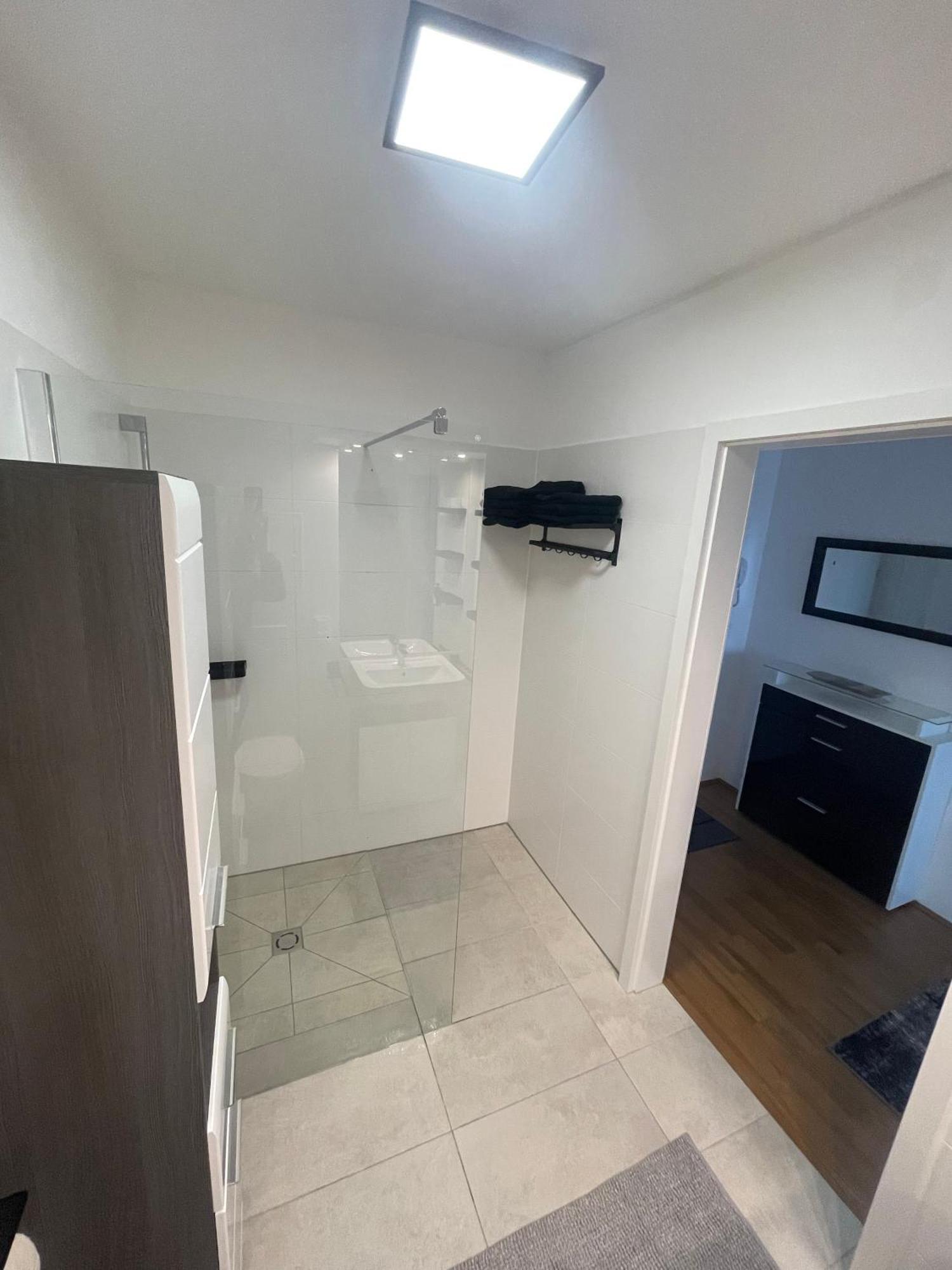 Luxusapartment Mit 40 Qm Terrasse, E-Parkplatz Und Parkplatz Štýrský Hradec Exteriér fotografie