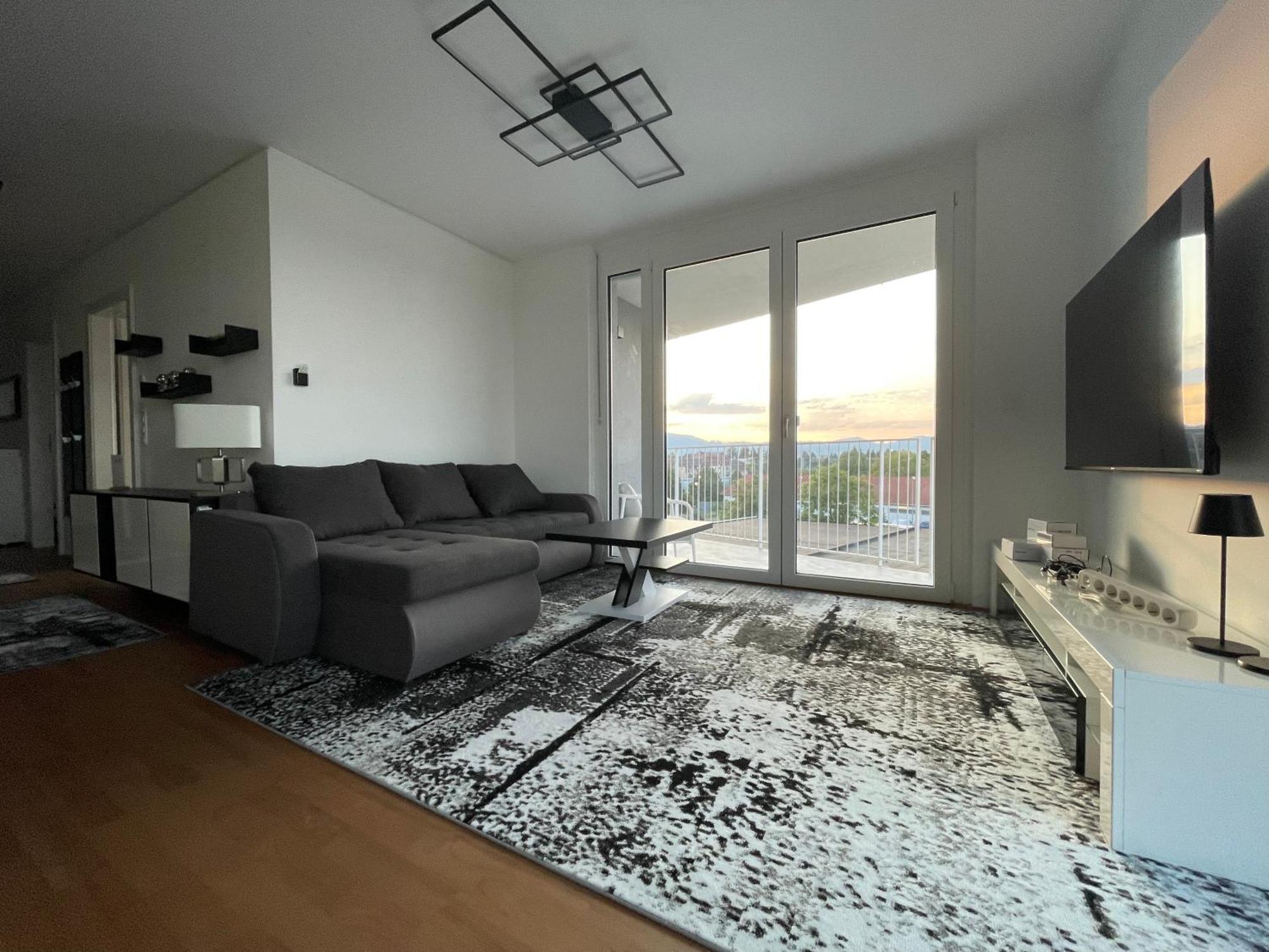 Luxusapartment Mit 40 Qm Terrasse, E-Parkplatz Und Parkplatz Štýrský Hradec Exteriér fotografie